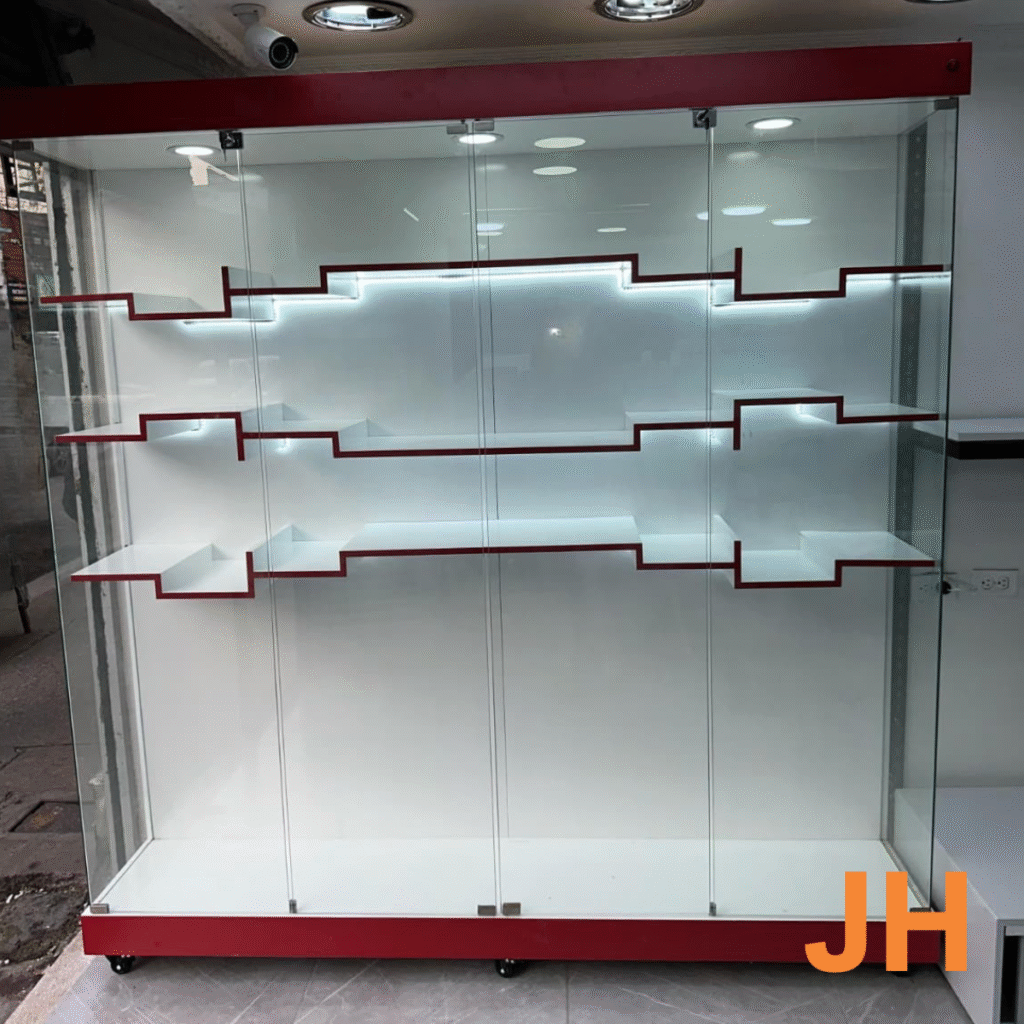 Montaje comercial modular con repisas escalonadas - Imagen 3